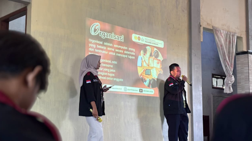 Presentasi laporan program kerja